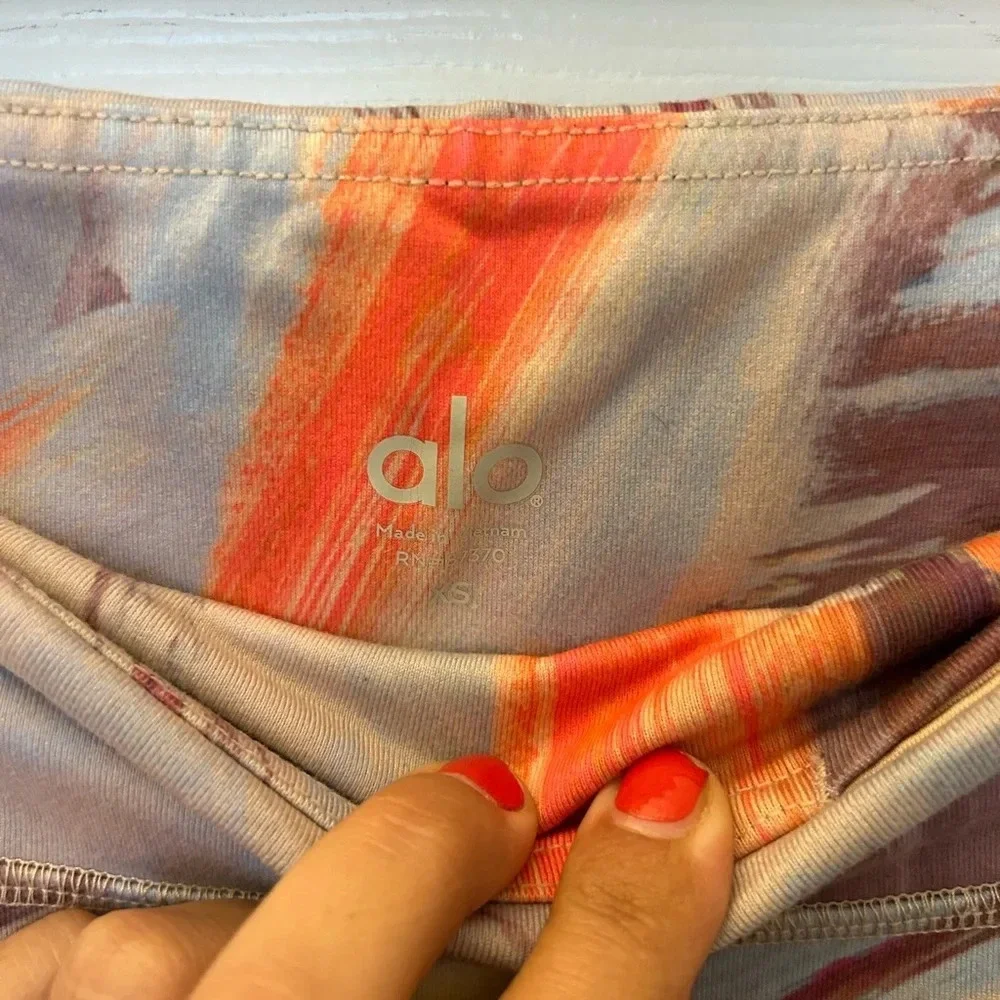 . Alo Yoga Airbrush Legging in Modernist Multi color small
